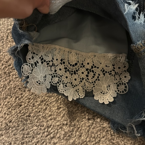 Size 2 American eagle super stress jean shorts - Picture 5 of 5